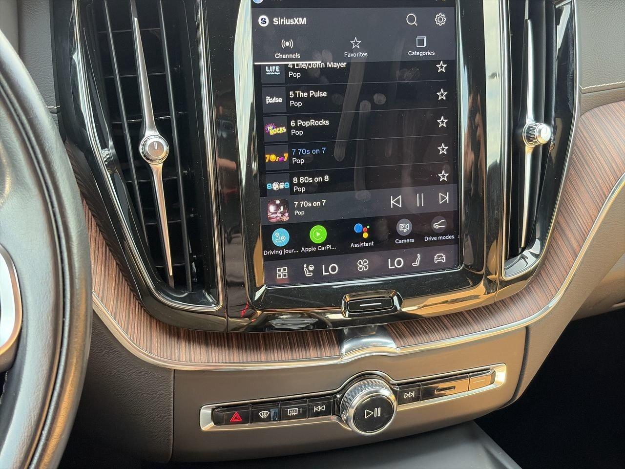 2022 Volvo XC60 Recharge Inscription Alloy Wheels  Sunroof  Evasio Photo