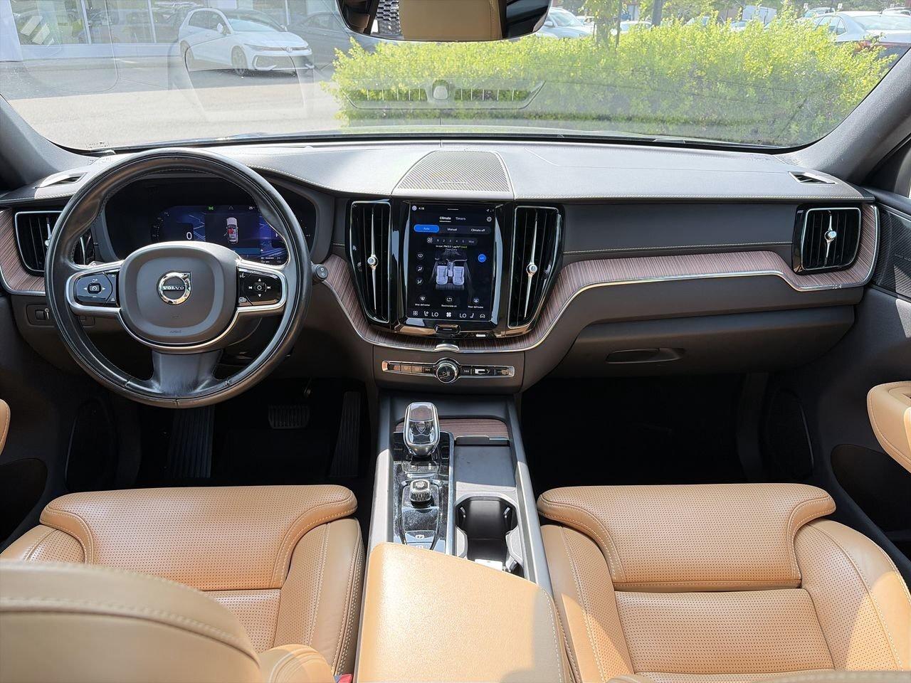 2022 Volvo XC60 Recharge Inscription Alloy Wheels  Sunroof  Evasio Photo