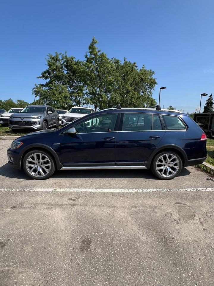2018 Volkswagen Golf Alltrack 1.8T 6sp 4MOTION Keyless Start  Alloy Wheels  Leat Photo