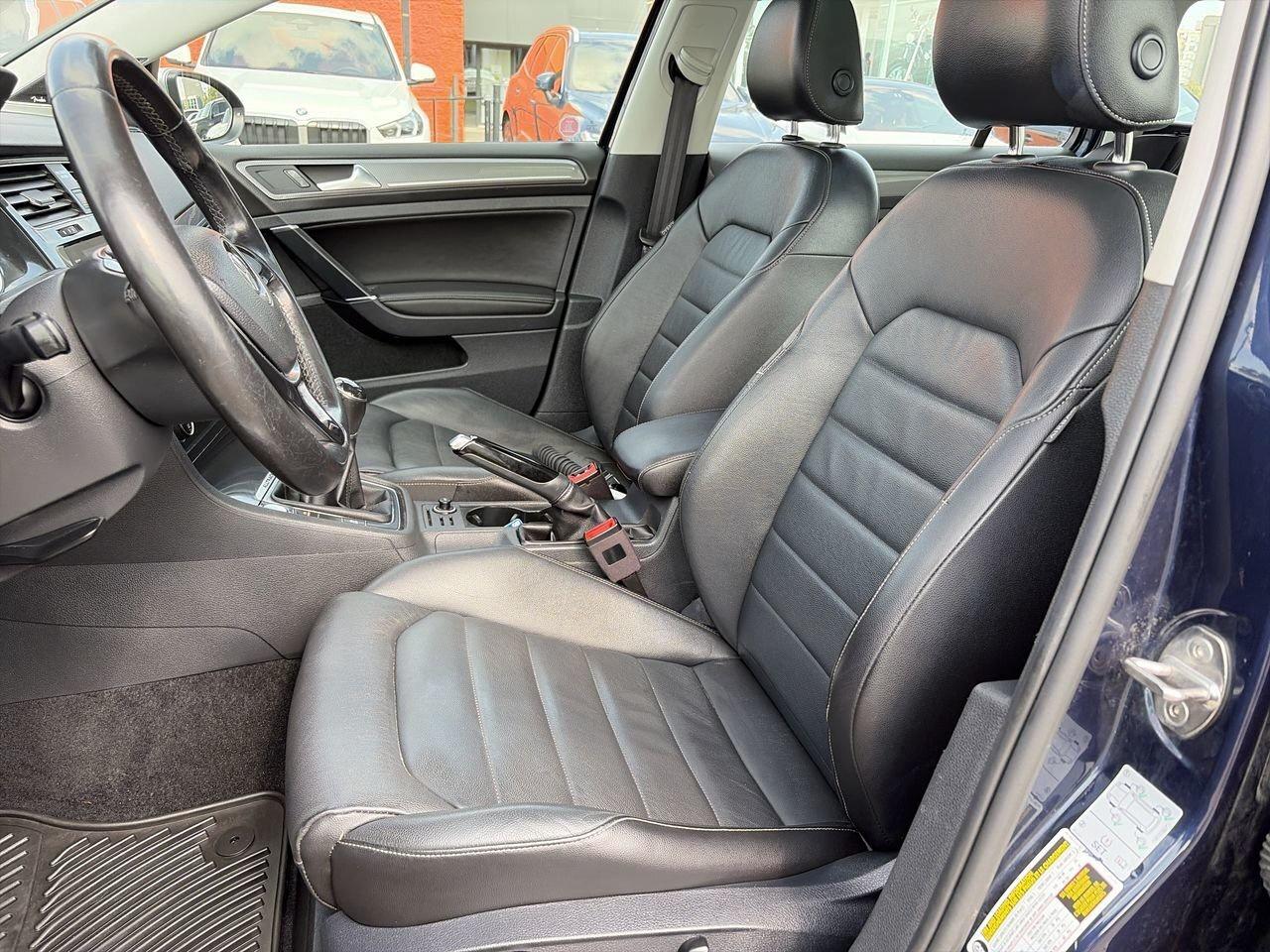 2018 Volkswagen Golf Alltrack 1.8T 6sp 4MOTION Keyless Start  Alloy Wheels  Leat Photo