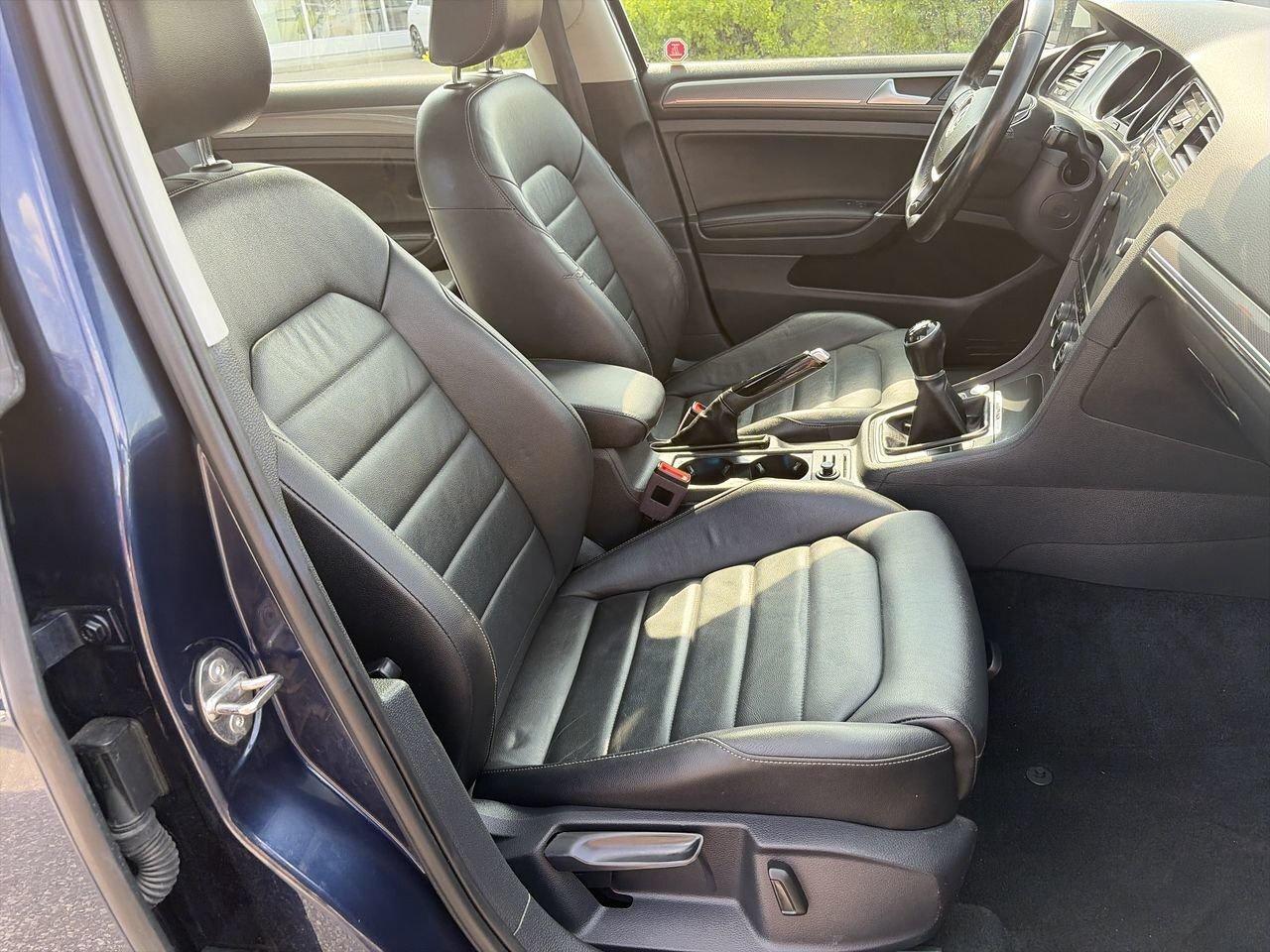 2018 Volkswagen Golf Alltrack 1.8T 6sp 4MOTION Keyless Start  Alloy Wheels  Leat Photo