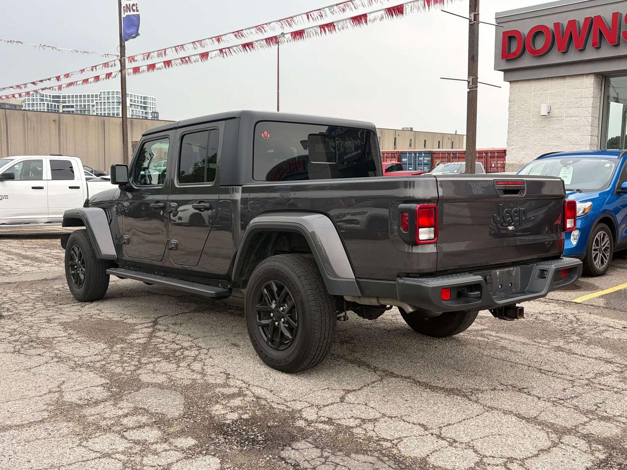 2023 Jeep Gladiator Sport S Photo3