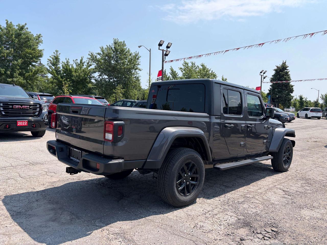 2023 Jeep Gladiator Sport S w/NAV & Sound, Full-Time 4WD, Heated Seats Photo