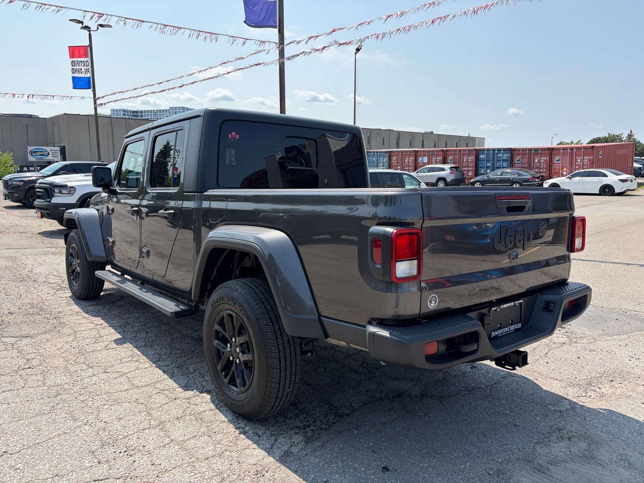 2023 Jeep Gladiator Sport S w/NAV & Sound, Full-Time 4WD, Heated Seats Photo