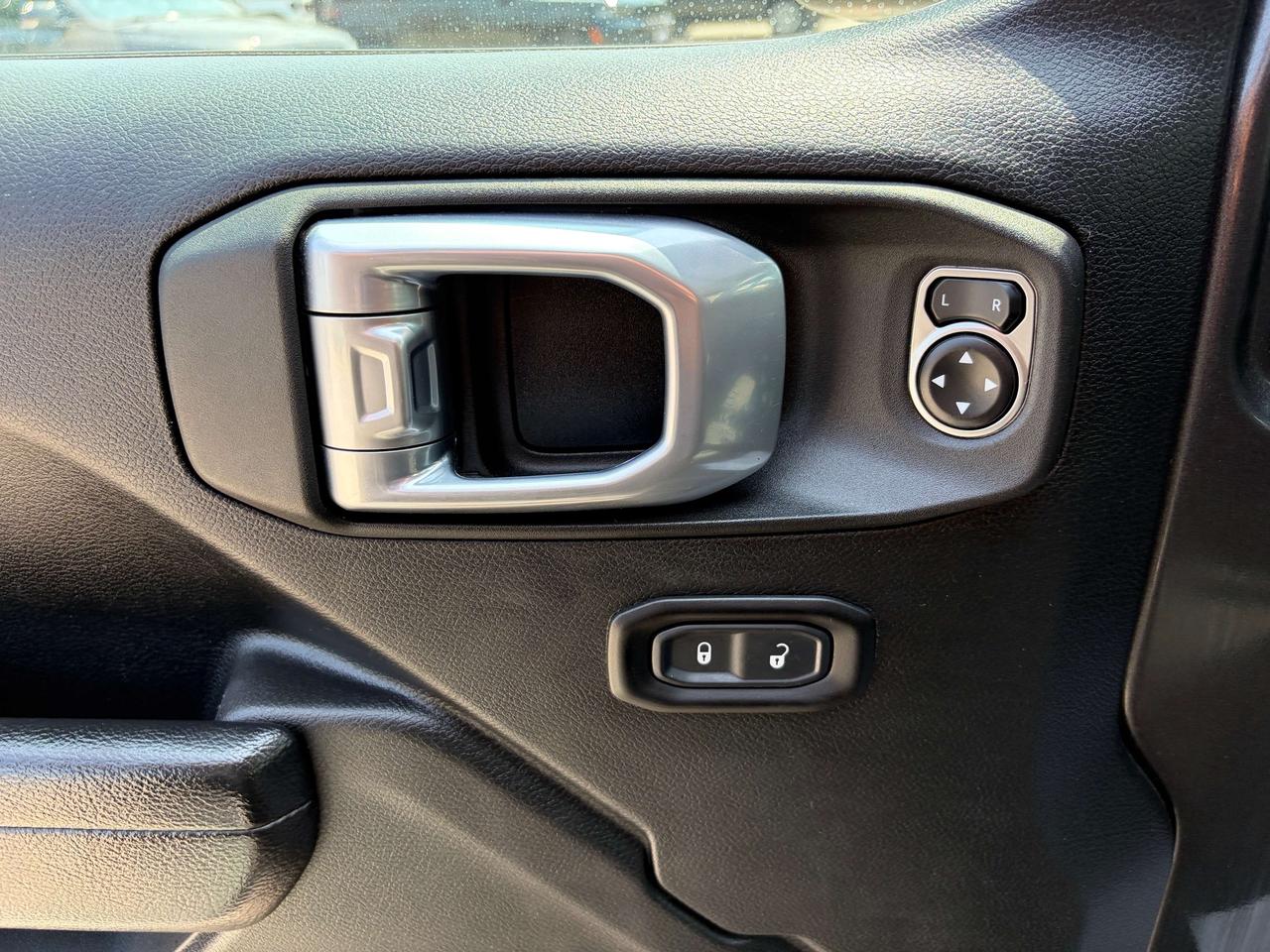 2023 Jeep Gladiator Sport S w/NAV & Sound, Full-Time 4WD, Heated Seats Photo