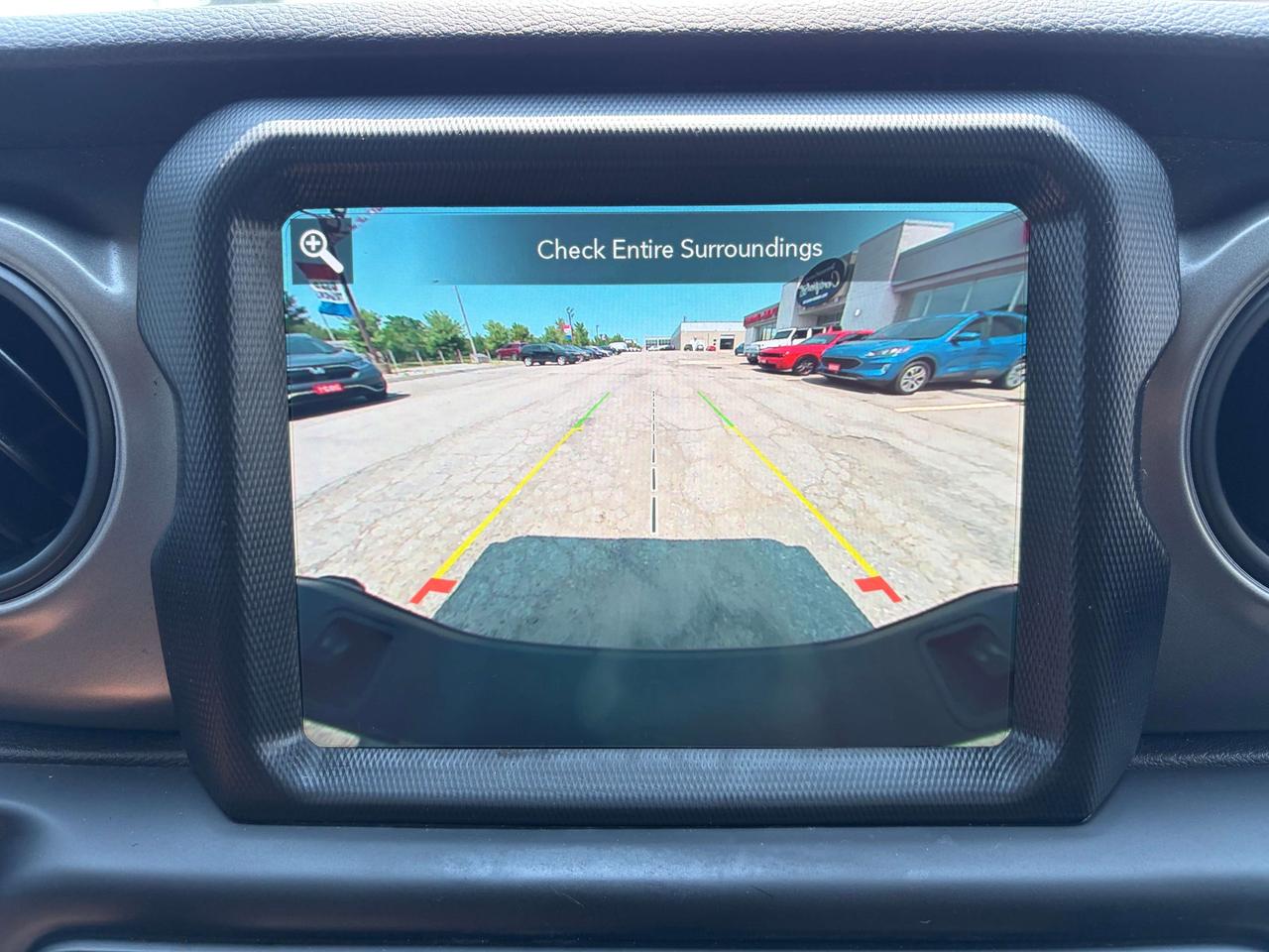 2023 Jeep Gladiator Sport S w/NAV & Sound, Full-Time 4WD, Heated Seats Photo
