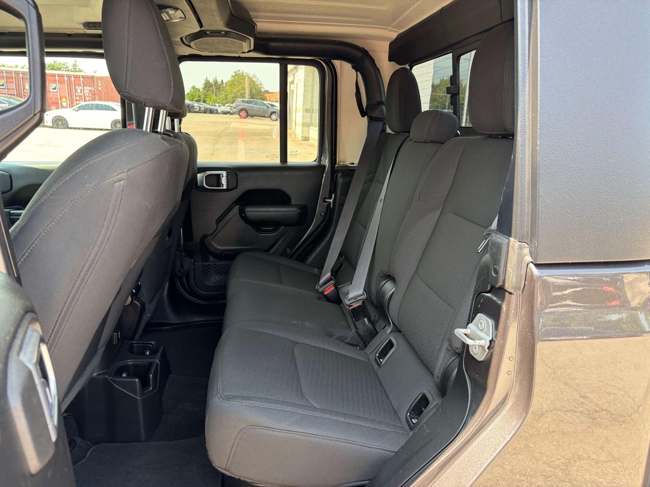 2023 Jeep Gladiator Sport S w/NAV & Sound, Full-Time 4WD, Heated Seats Photo