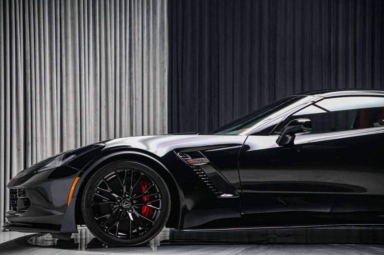 2017 Chevrolet Corvette Z06 3LZ Z07 PKG COUPE 650HP  CARBONCERAMICS 1OWNER Photo