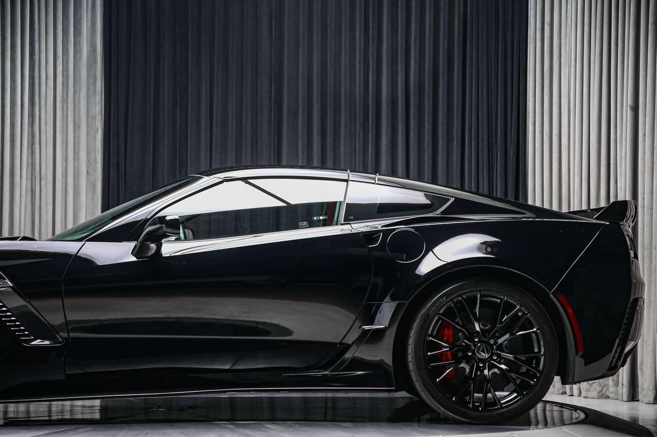 2017 Chevrolet Corvette Z06 3LZ Z07 PKG COUPE 650HP  CARBONCERAMICS 1OWNER Photo
