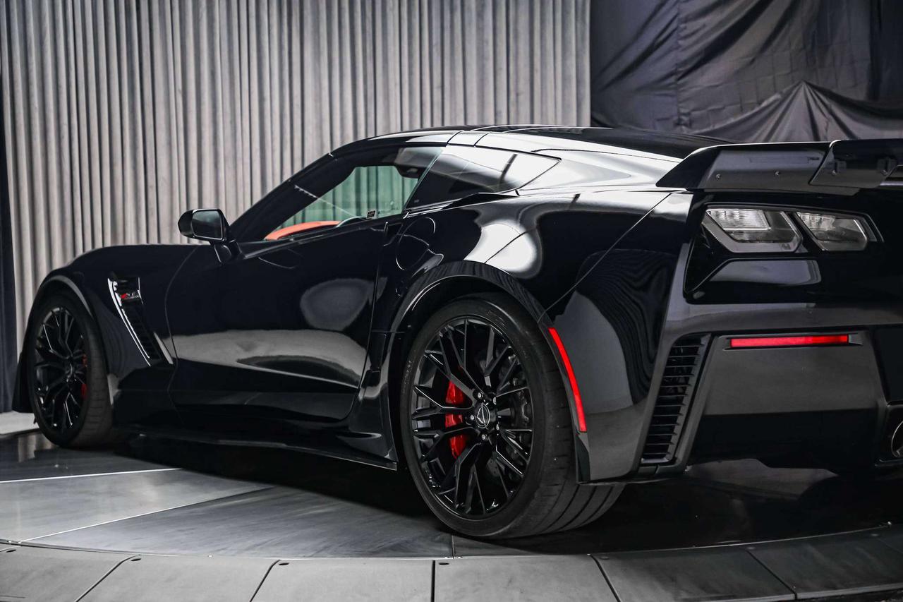 2017 Chevrolet Corvette Z06 3LZ Z07 PKG COUPE 650HP  CARBONCERAMICS 1OWNER Photo