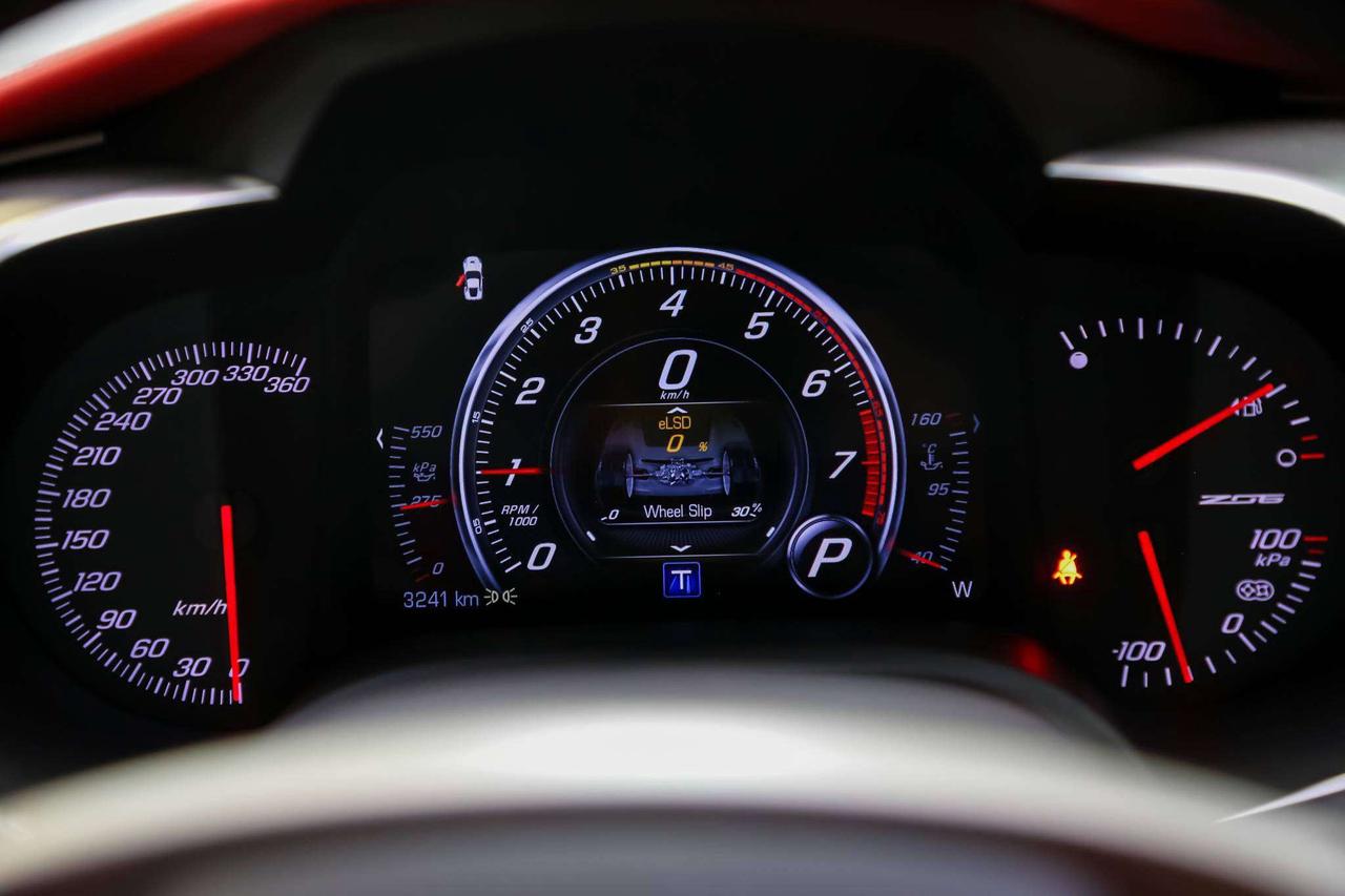 2017 Chevrolet Corvette Z06 3LZ Z07 PKG COUPE 650HP  CARBONCERAMICS 1OWNER Photo