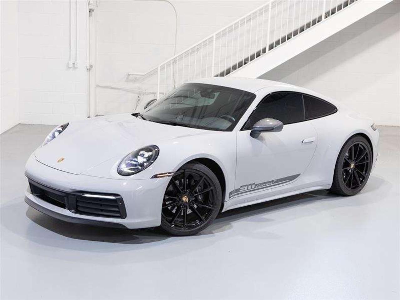 2024 Porsche 911 Carrera T Coupe Photo1