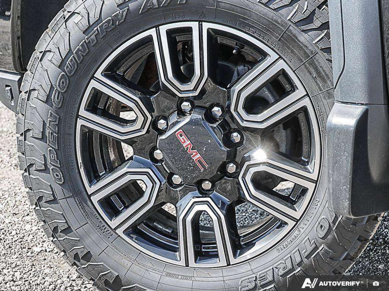 2023 GMC SIERRA 2500HD AT4, 6.6L DURAMAX V8, 4X4, ALLOYS, LEATHER, 1-OWNER, CERTIFIED PREOWNED! Photo