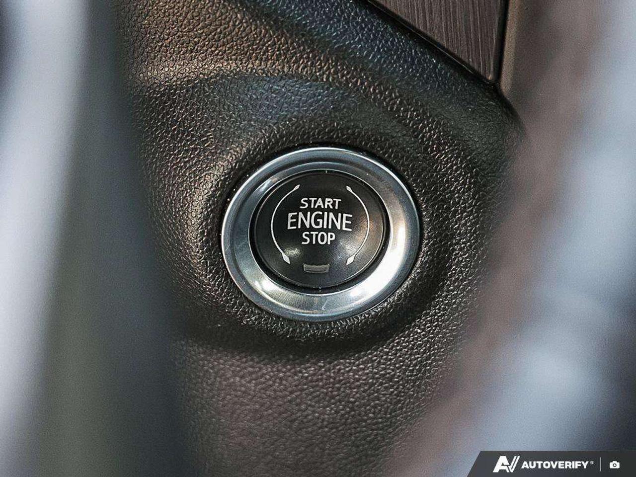 2023 GMC SIERRA 2500HD AT4, 6.6L DURAMAX V8, 4X4, ALLOYS, LEATHER, 1-OWNER, CERTIFIED PREOWNED! Photo