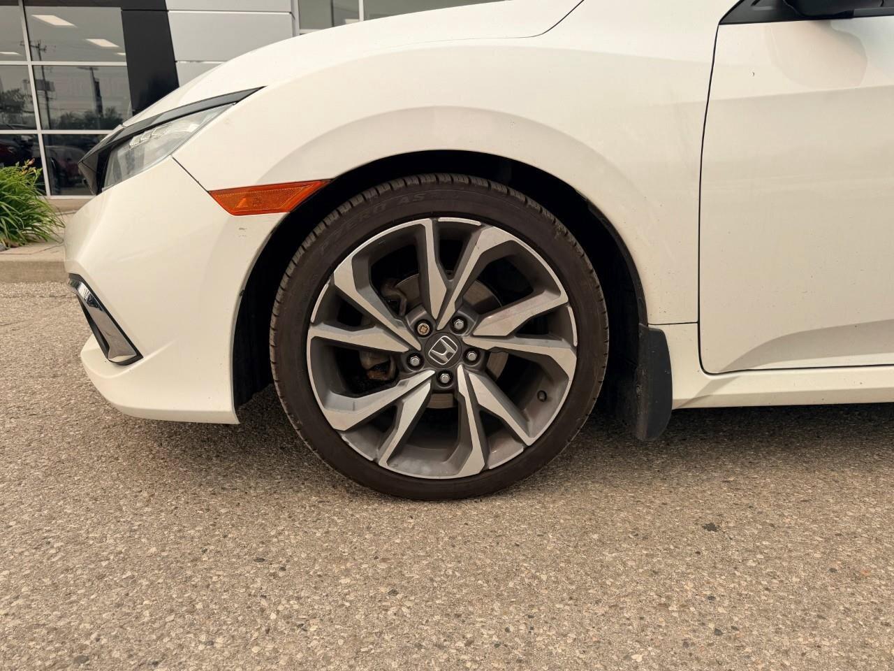 2019 Honda Civic Sedan TouringTOURING, 1.5L 4-CYL, ALLOYS, LEATHR, NAV, 1 Photo