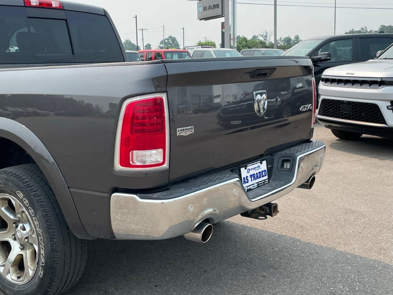 2016 RAM 1500 4WD Crew Cab 140.5  Laramie Photo