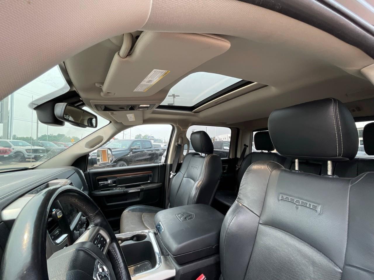 2016 RAM 1500 4WD Crew Cab 140.5  Laramie Photo