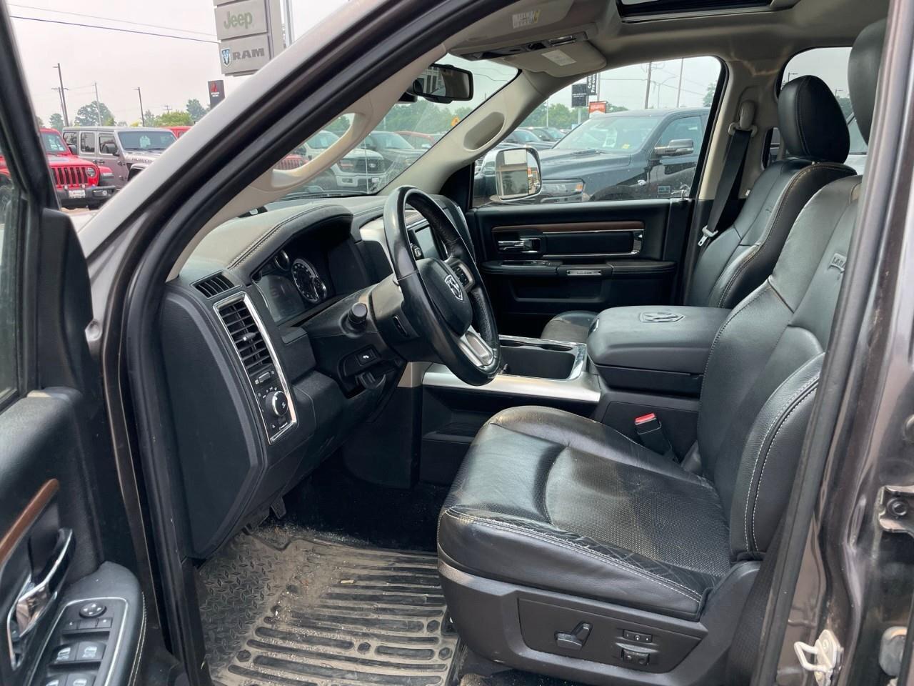 2016 RAM 1500 4WD Crew Cab 140.5  Laramie Photo