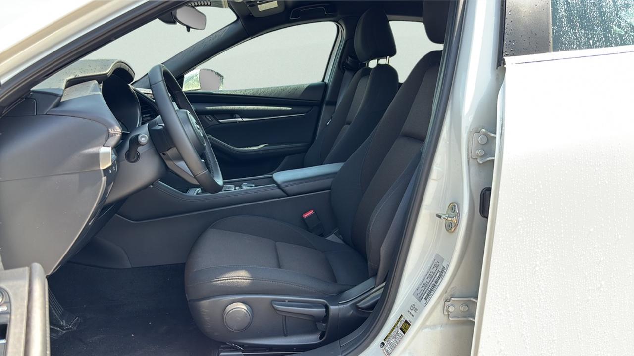 2025 Mazda 3 GS Photo