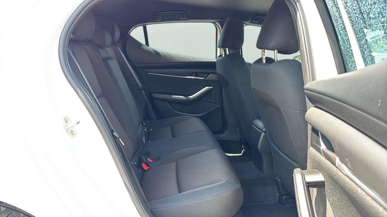 2025 Mazda 3 GS Photo