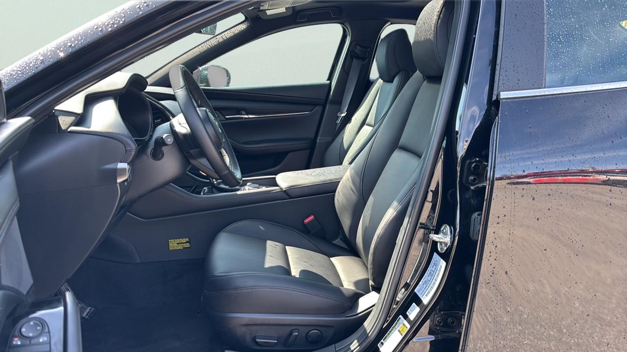 2025 Mazda 3 GS Photo
