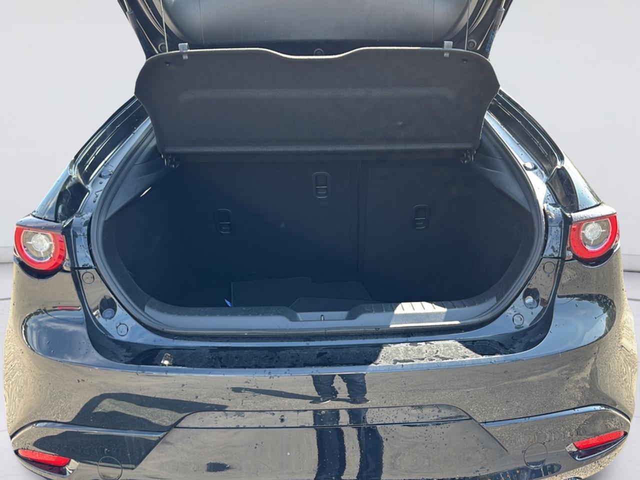 2025 Mazda 3 GS Photo