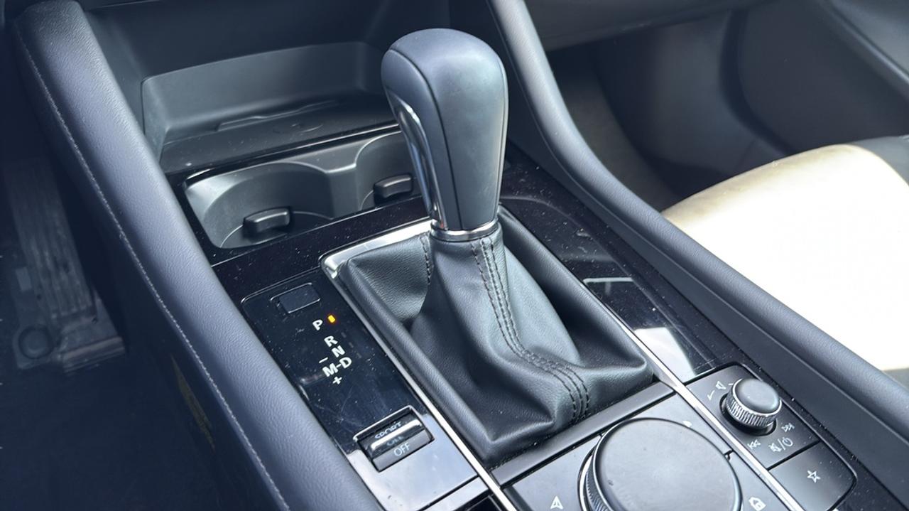 2025 Mazda 3 GS Photo