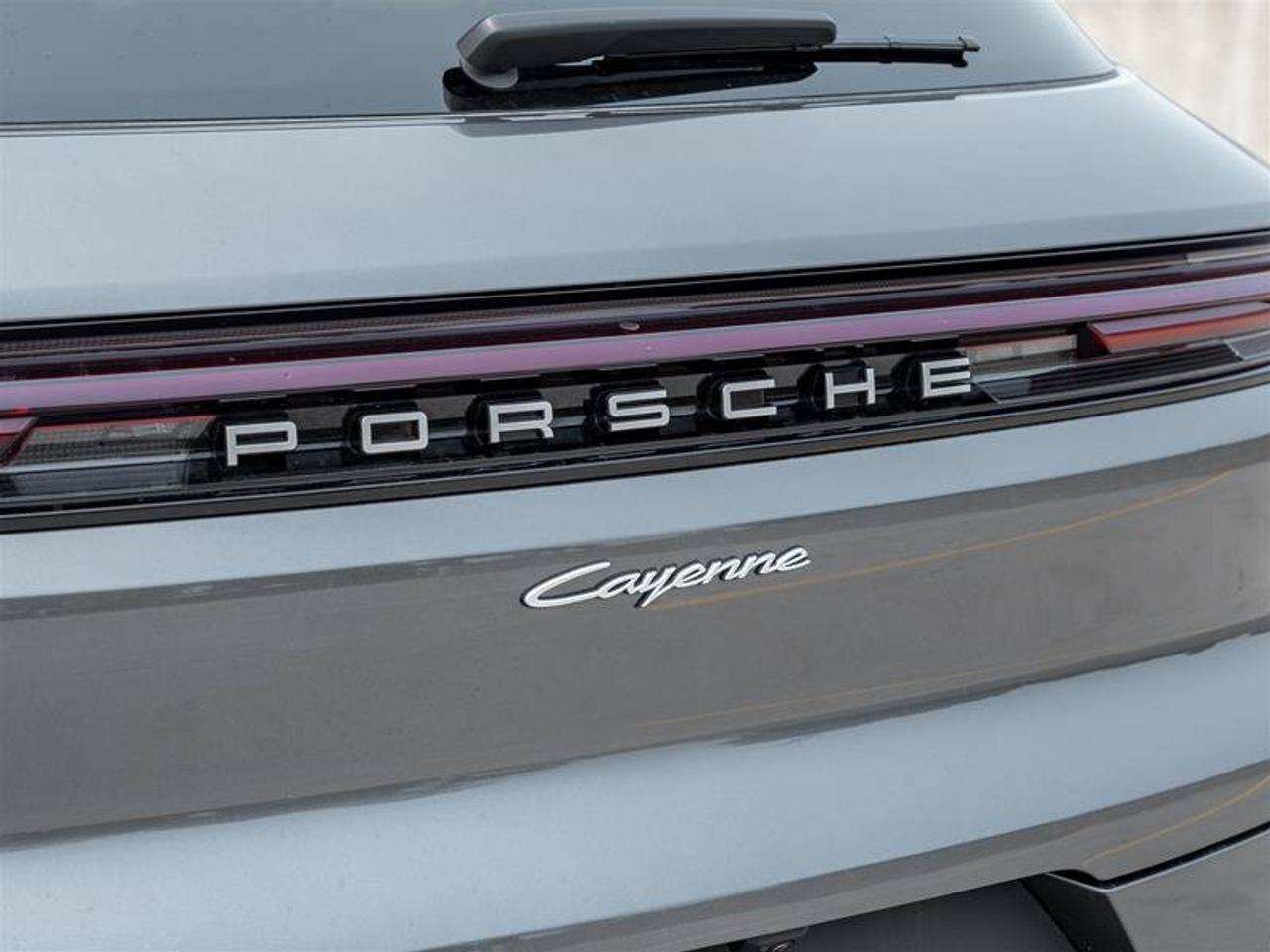 2026 Porsche Cayenne E-Hybrid AWD 2 Sets of Wheels and Tires Premium Pl Photo
