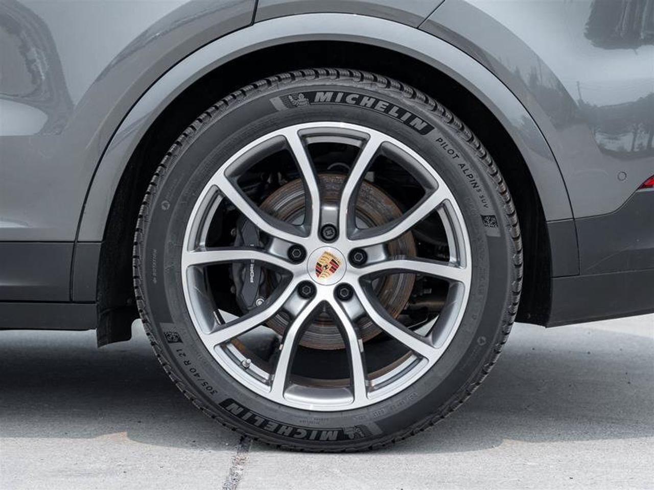 2026 Porsche Cayenne E-Hybrid AWD 2 Sets of Wheels and Tires Premium Pl Photo