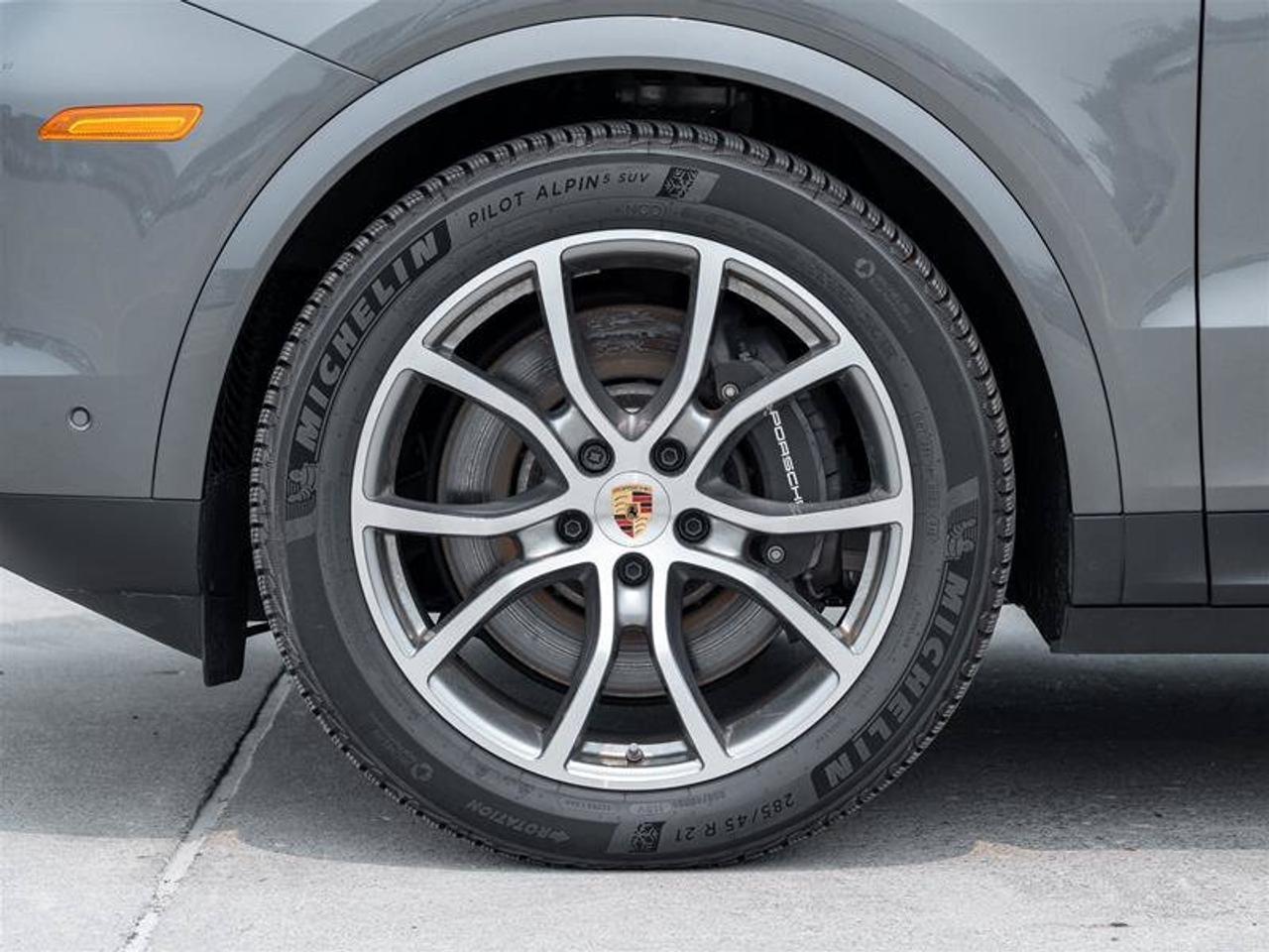 2026 Porsche Cayenne E-Hybrid AWD 2 Sets of Wheels and Tires Premium Pl Photo