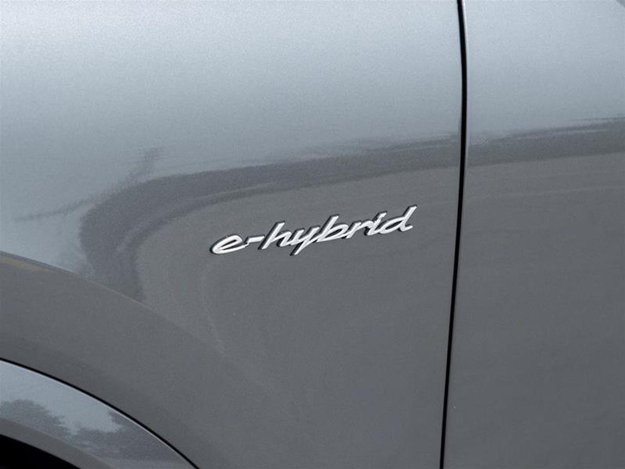 2026 Porsche Cayenne E-Hybrid AWD 2 Sets of Wheels and Tires Premium Pl Photo