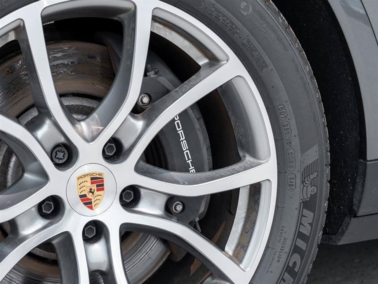 2026 Porsche Cayenne E-Hybrid AWD 2 Sets of Wheels and Tires Premium Pl Photo