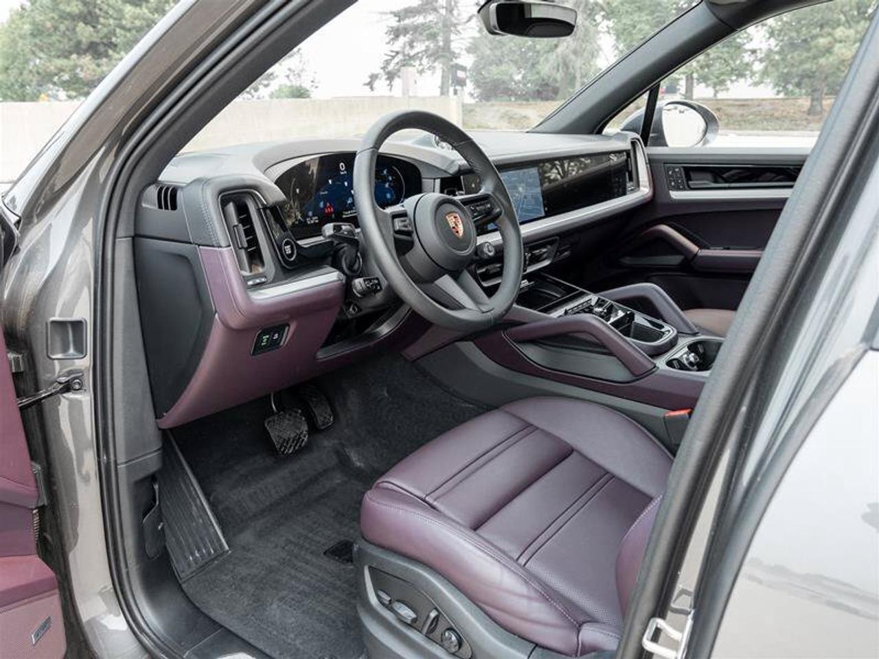 2026 Porsche Cayenne E-Hybrid AWD 2 Sets of Wheels and Tires Premium Pl Photo