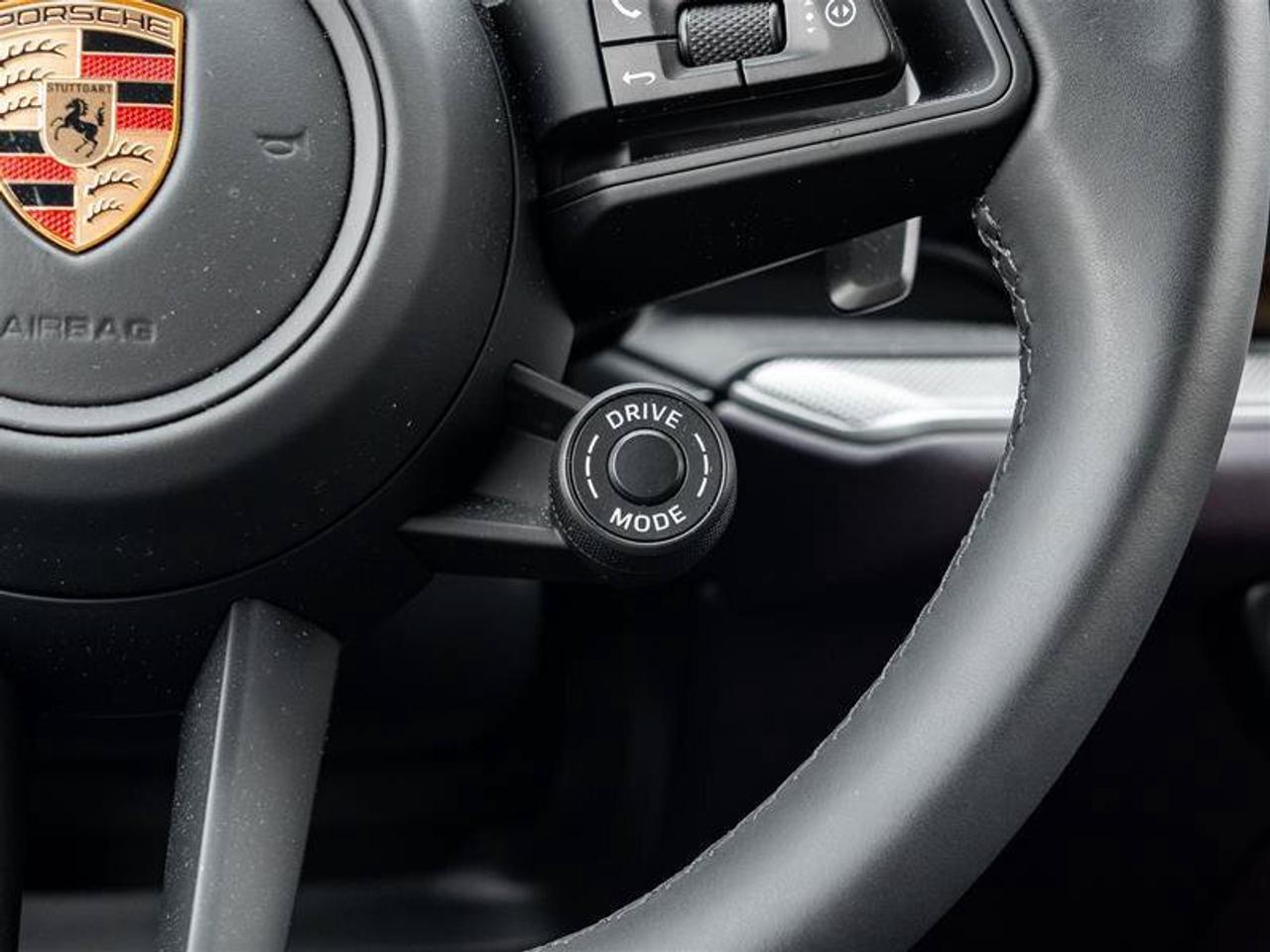 2026 Porsche Cayenne E-Hybrid AWD 2 Sets of Wheels and Tires Premium Pl Photo