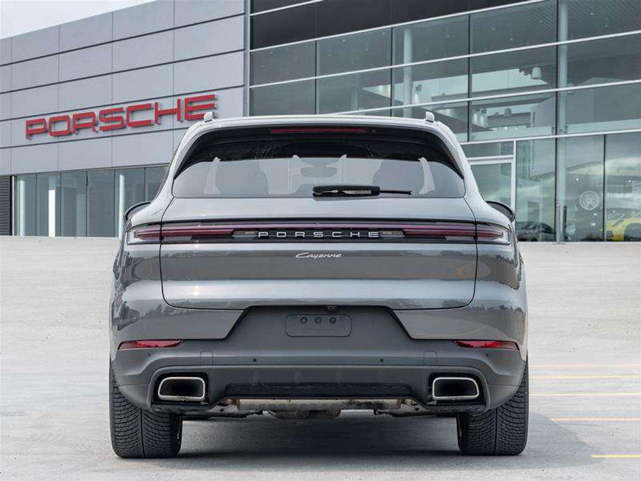 2026 Porsche Cayenne E-Hybrid AWD 2 Sets of Wheels and Tires Premium Plus Pkg 21 Cayenne Exclusive Design Wheels Adaptiv Photo