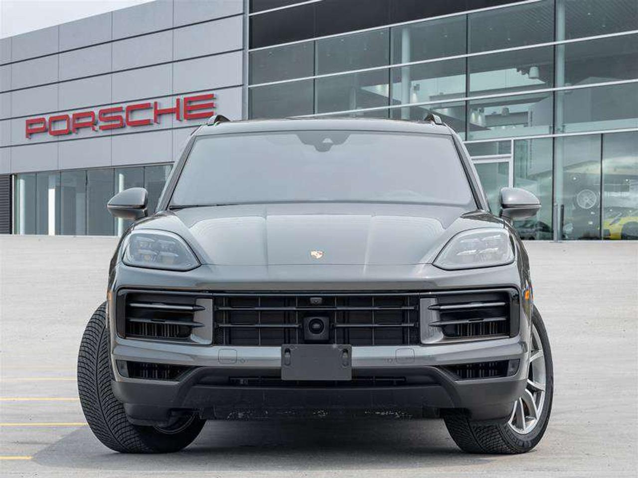2026 Porsche Cayenne E-Hybrid AWD 2 Sets of Wheels and Tires Premium Plus Pkg 21 Cayenne Exclusive Design Wheels Adaptiv Photo5