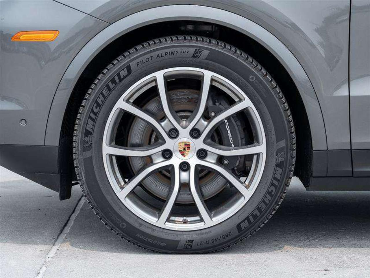 2026 Porsche Cayenne E-Hybrid AWD 2 Sets of Wheels and Tires Premium Plus Pkg 21 Cayenne Exclusive Design Wheels Adaptiv Photo