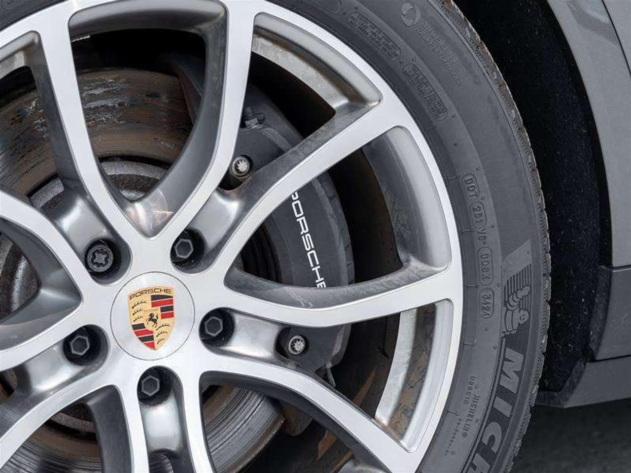 2026 Porsche Cayenne E-Hybrid AWD 2 Sets of Wheels and Tires Premium Plus Pkg 21 Cayenne Exclusive Design Wheels Adaptiv Photo
