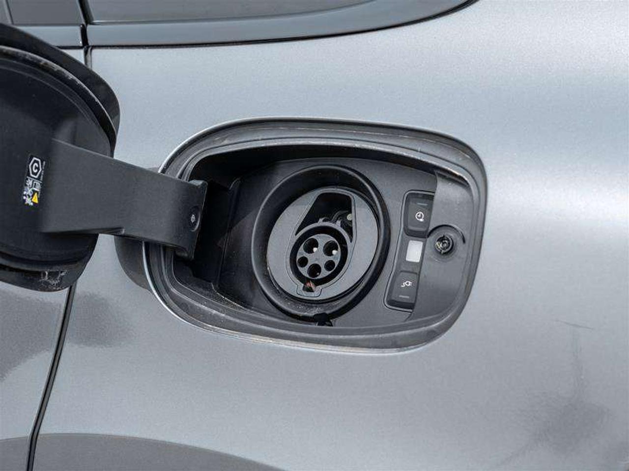 2026 Porsche Cayenne E-Hybrid AWD 2 Sets of Wheels and Tires Premium Plus Pkg 21 Cayenne Exclusive Design Wheels Adaptiv Photo