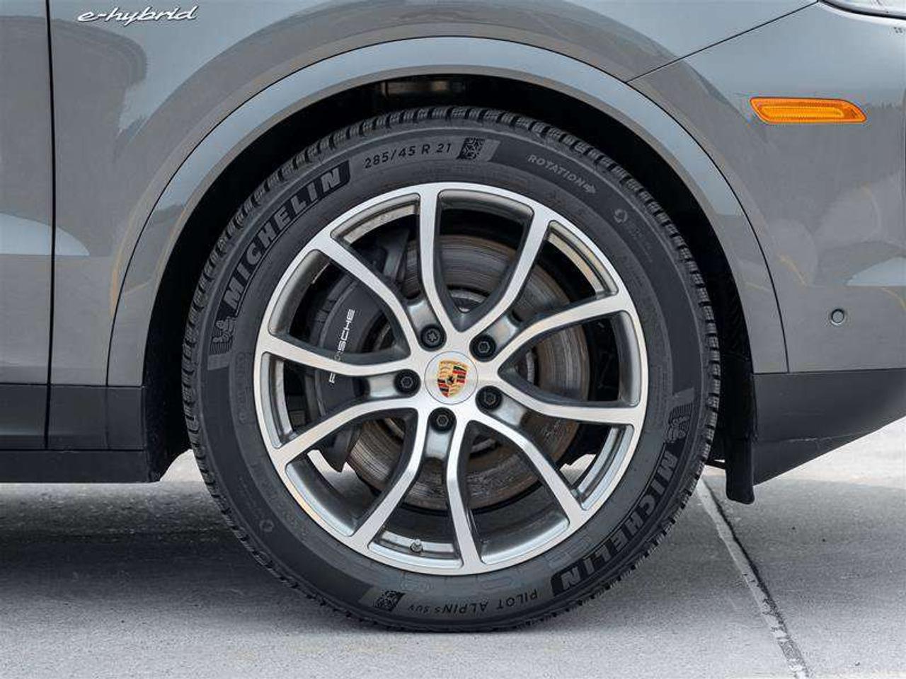 2026 Porsche Cayenne E-Hybrid AWD 2 Sets of Wheels and Tires Premium Plus Pkg 21 Cayenne Exclusive Design Wheels Adaptiv Photo