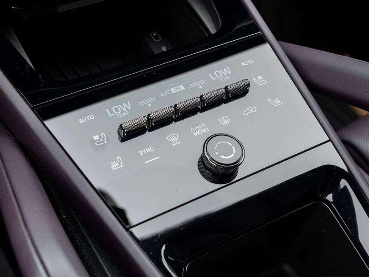 2026 Porsche Cayenne E-Hybrid AWD 2 Sets of Wheels and Tires Premium Plus Pkg 21 Cayenne Exclusive Design Wheels Adaptiv Photo