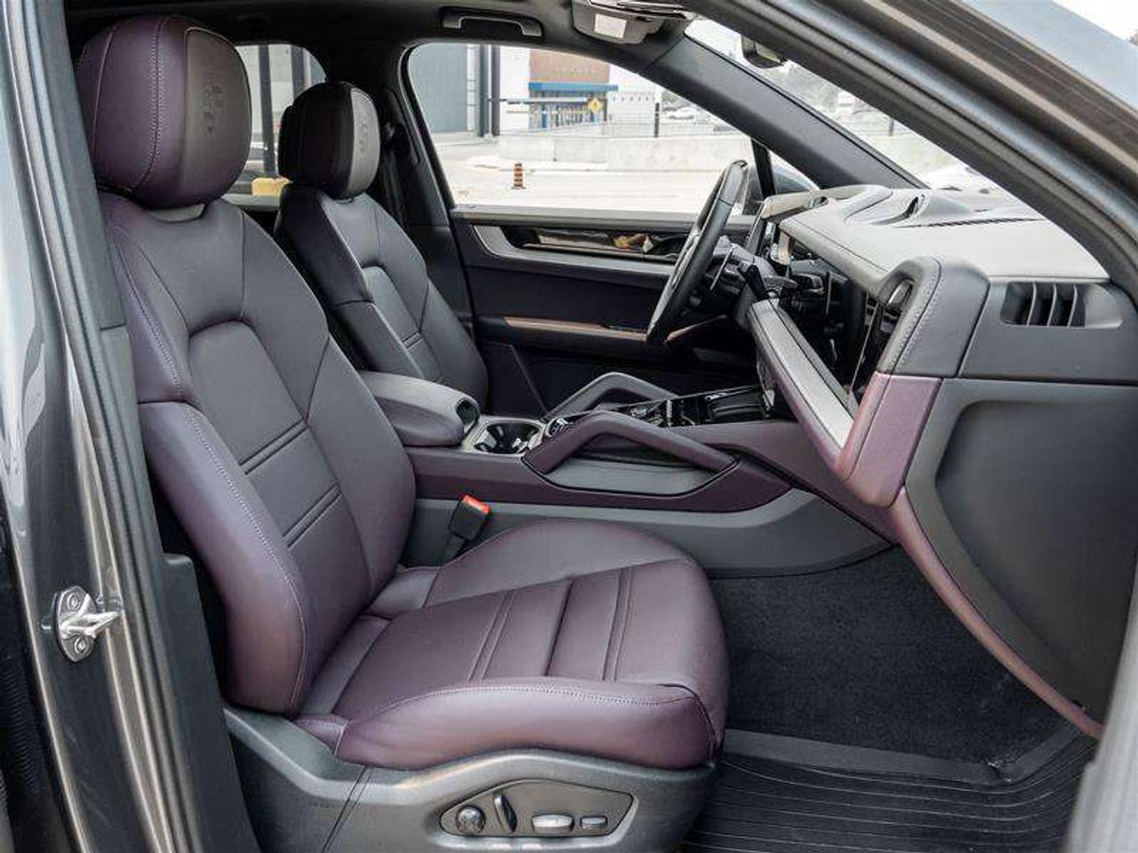 2026 Porsche Cayenne E-Hybrid AWD 2 Sets of Wheels and Tires Premium Plus Pkg 21 Cayenne Exclusive Design Wheels Adaptiv Photo