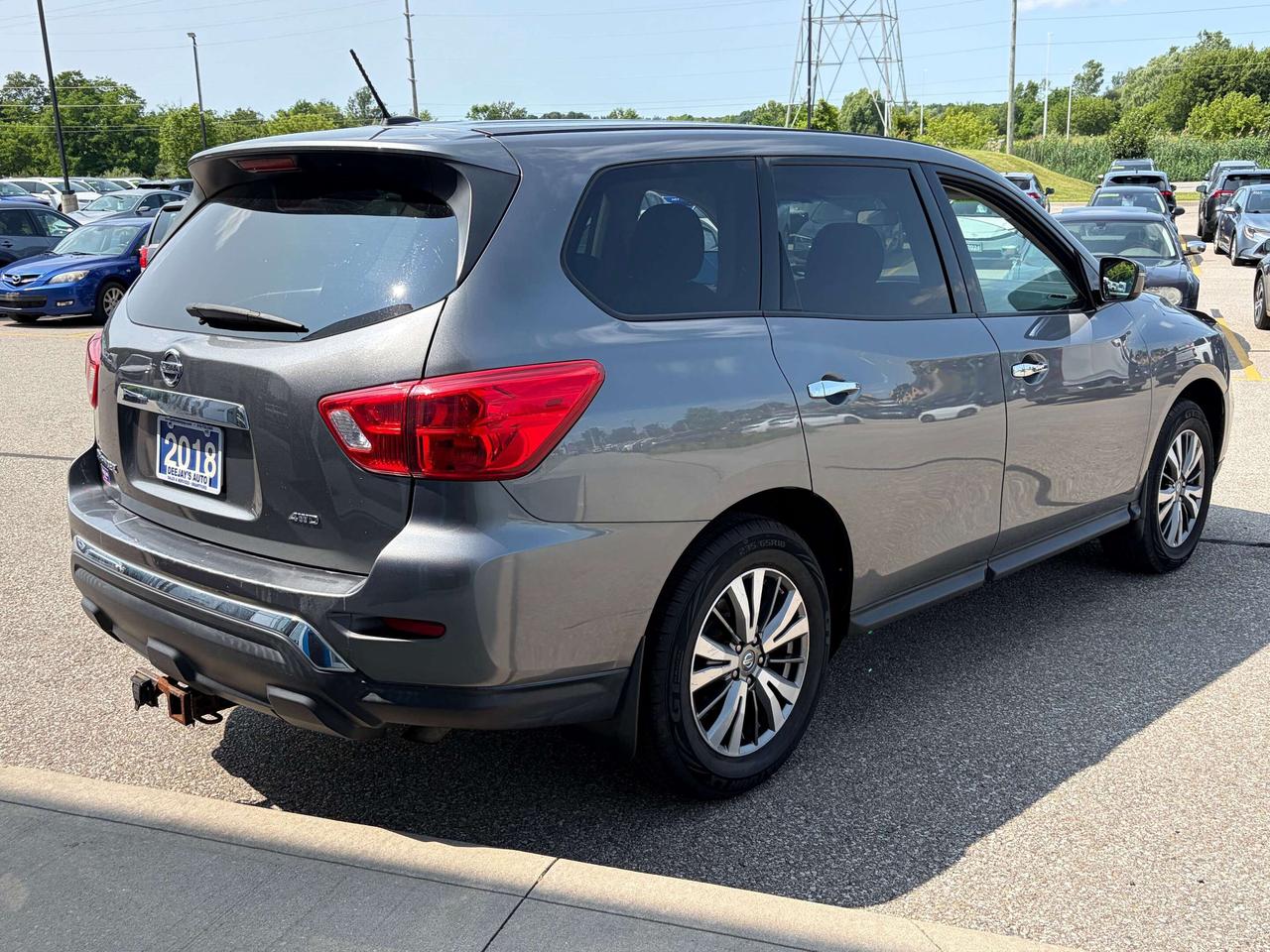 2018 Nissan Pathfinder S Photo
