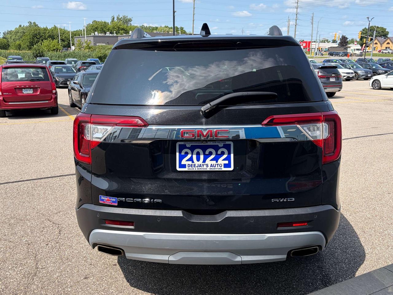 2022 GMC Acadia SLE Photo2