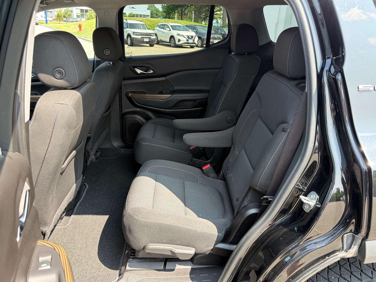 2022 GMC Acadia SLE Photo