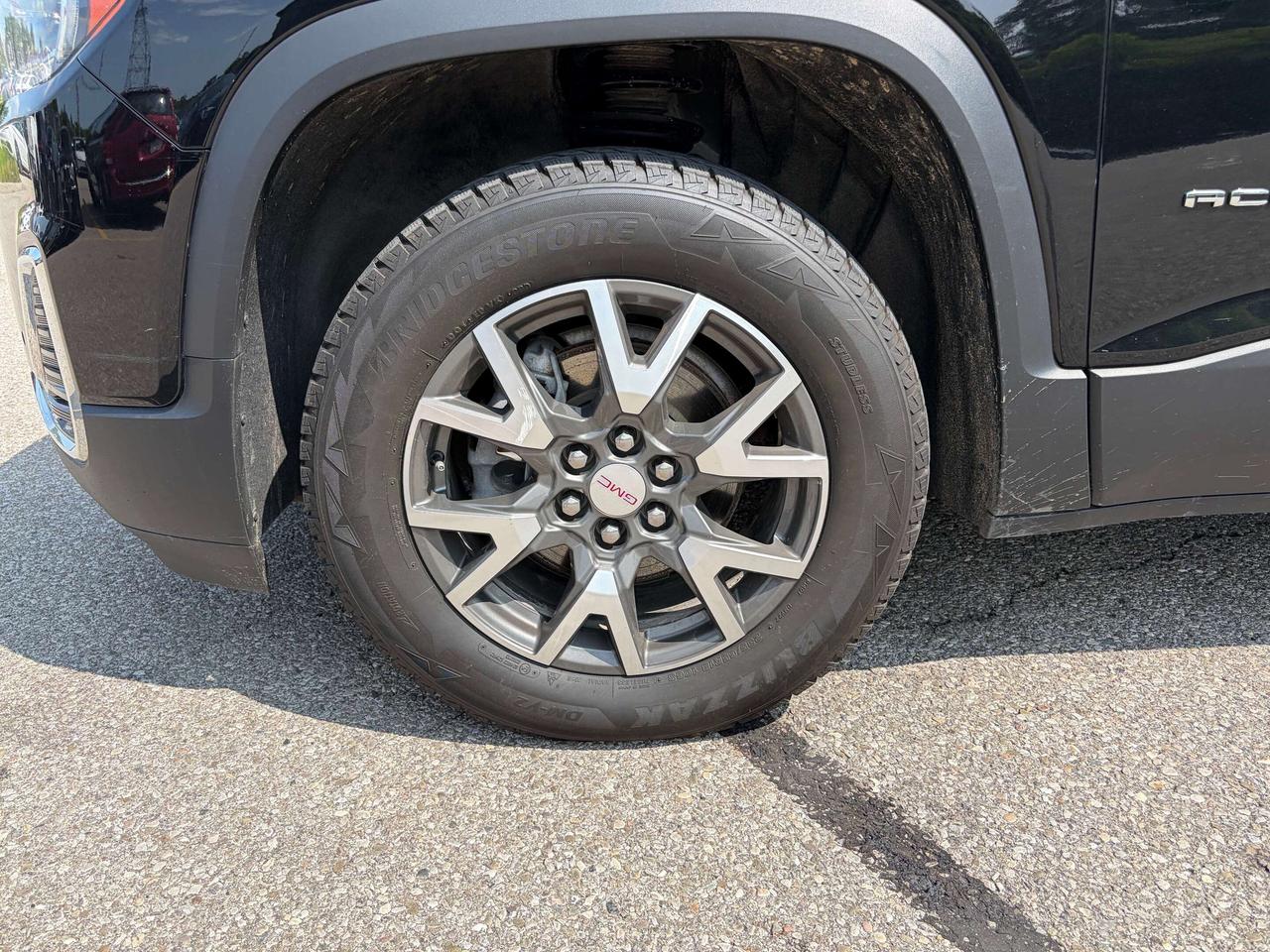 2022 GMC Acadia SLE Photo