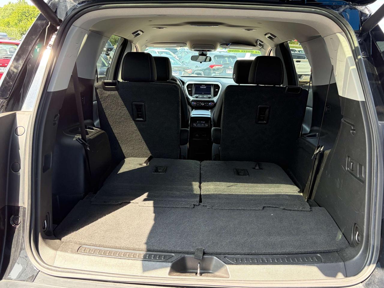 2022 GMC Acadia SLE Photo