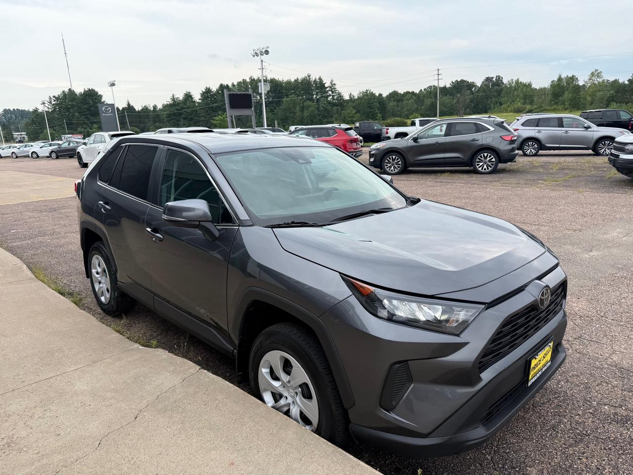 2024 Toyota RAV4 LE 4dr All-wheel Drive Photo3