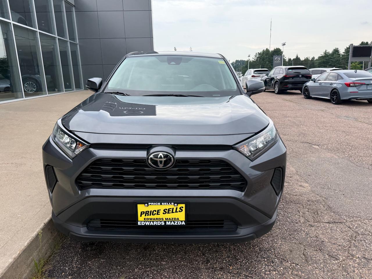 2024 Toyota RAV4 LE 4dr All-wheel Drive Photo2
