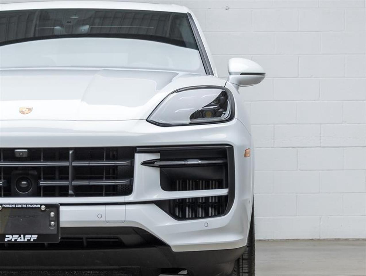 2026 Porsche Cayenne  Photo3
